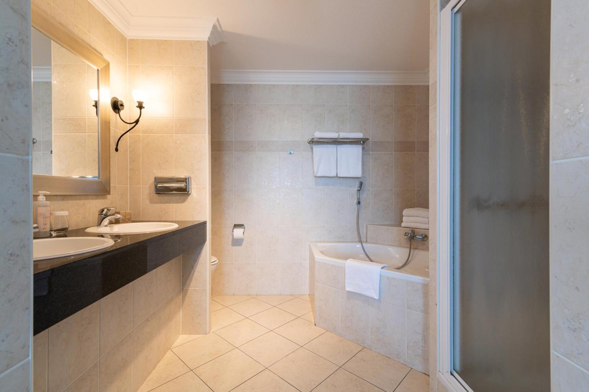Van Der Valk Hotel فينلو المظهر الخارجي الصورة